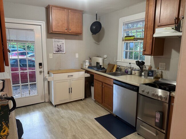 Building Photo - 116 Kenan St