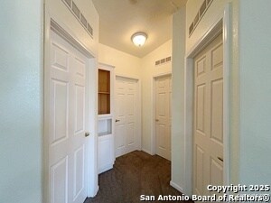 Building Photo - 9611 Hildebrandt