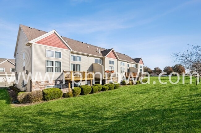 Building Photo - END UNIT! 3 Bedroom Townhome in Waukee School District!