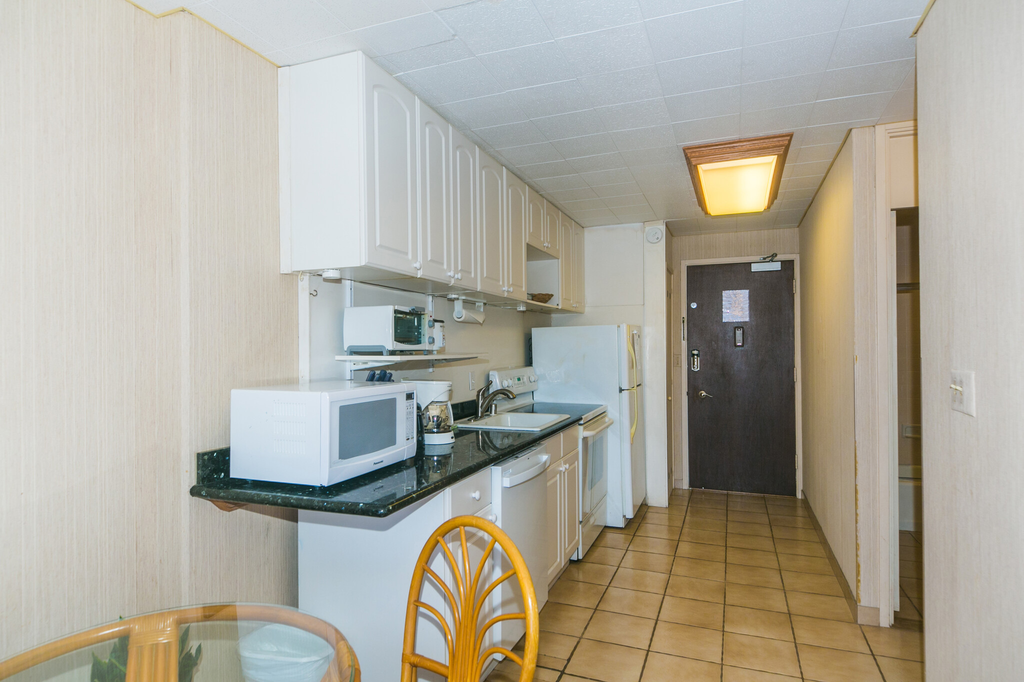 Full kitchen - 1765 Ala Moana Blvd