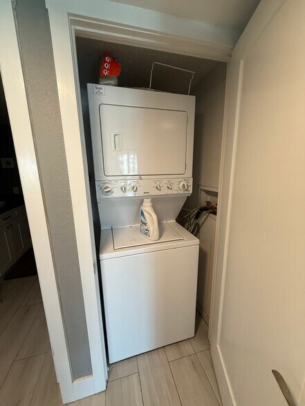 Washer & Dryer - 1460 Gulf Blvd