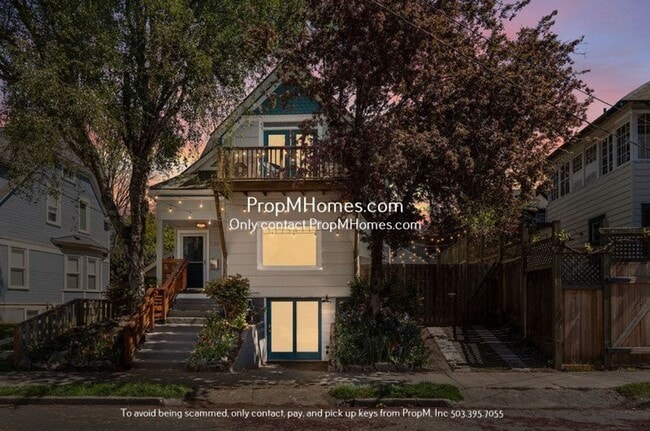 Building Photo - Bright and Fun One Bedroom Plus Flex Space...