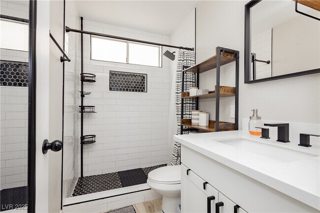Building Photo - 5235 Sunnywood Dr