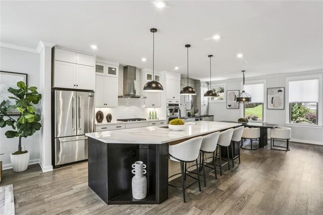 Primary Photo - 2090 Emmet Pk Ln