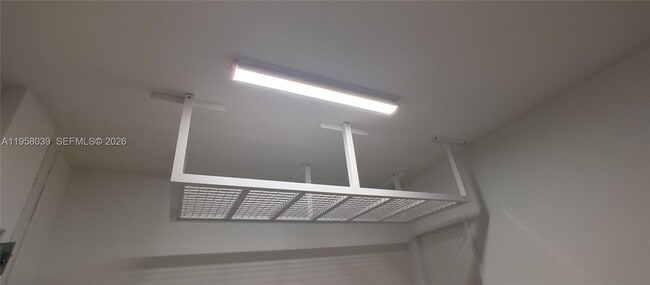 Building Photo - 689 SE 13th St Cir