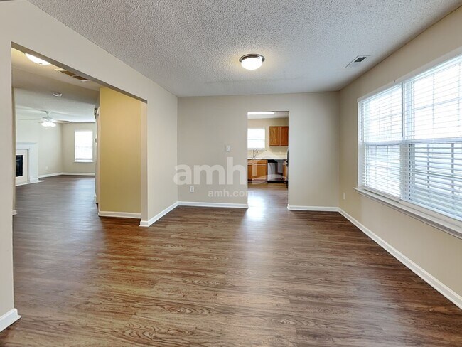 Building Photo - 10741 Glenluce Avenue