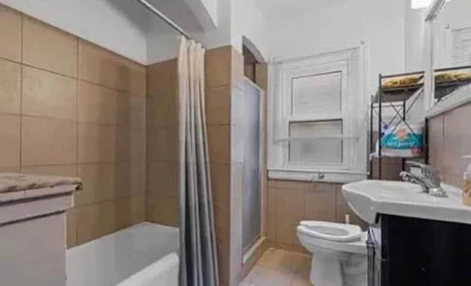 Building Photo - 16554 Fairfield St