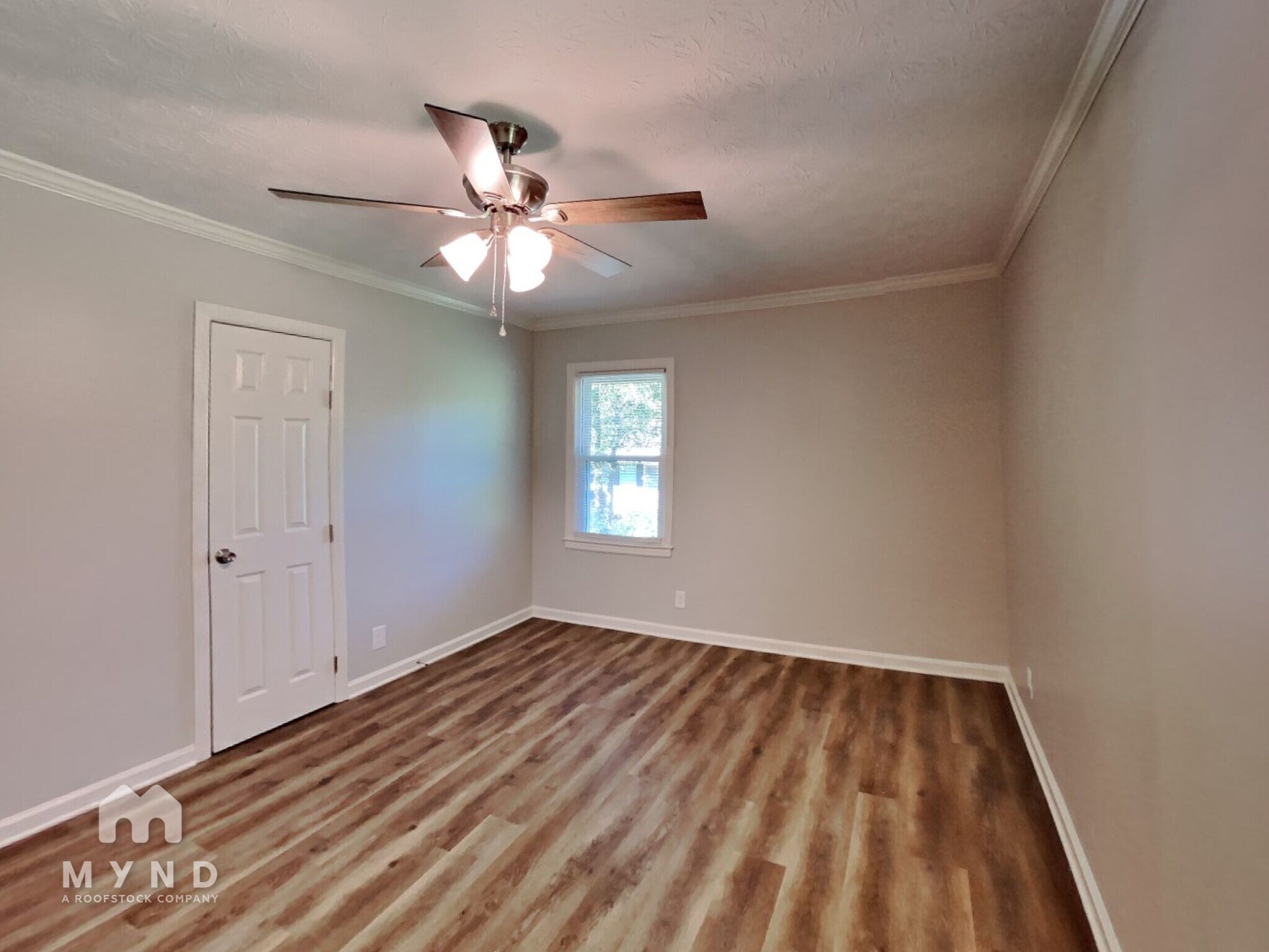 Building Photo - 906 King Dr SE