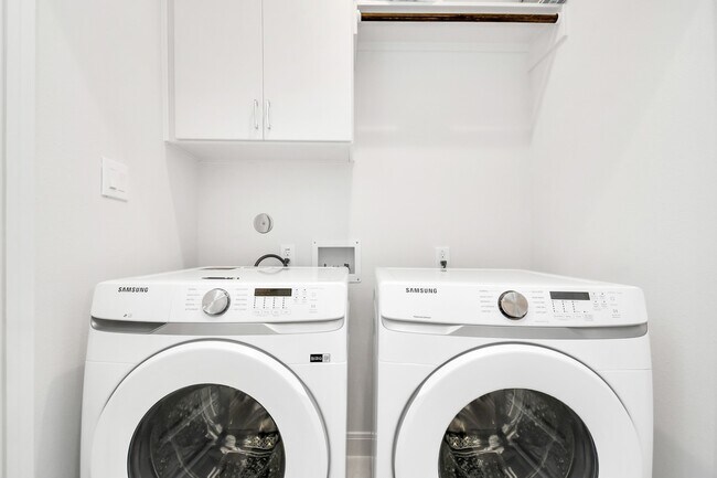 Building Photo - 1905 Maury St