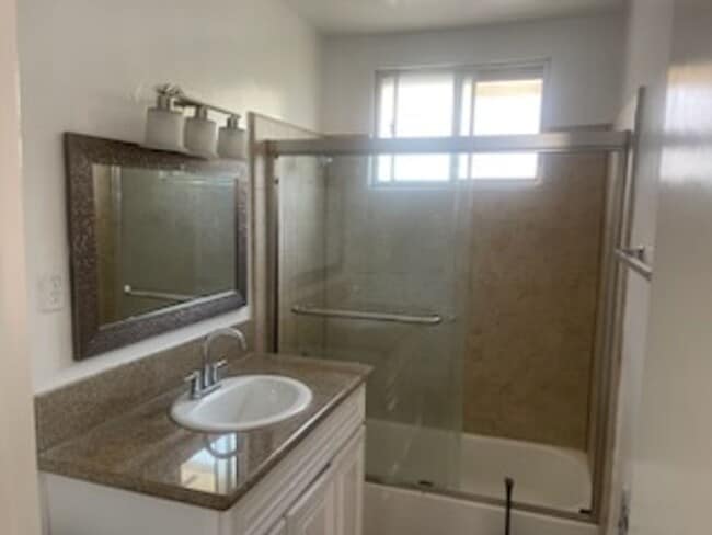 Interior Photo - a6132