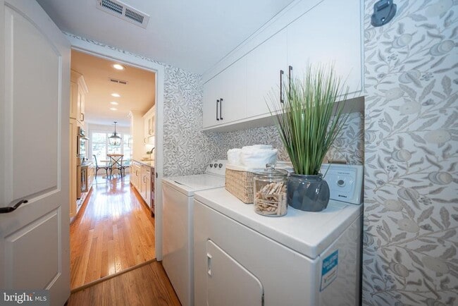 Building Photo - 257 W Chelsea Cir
