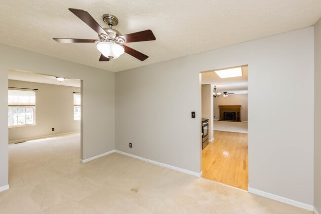 Building Photo - 5952 Sachem Ct