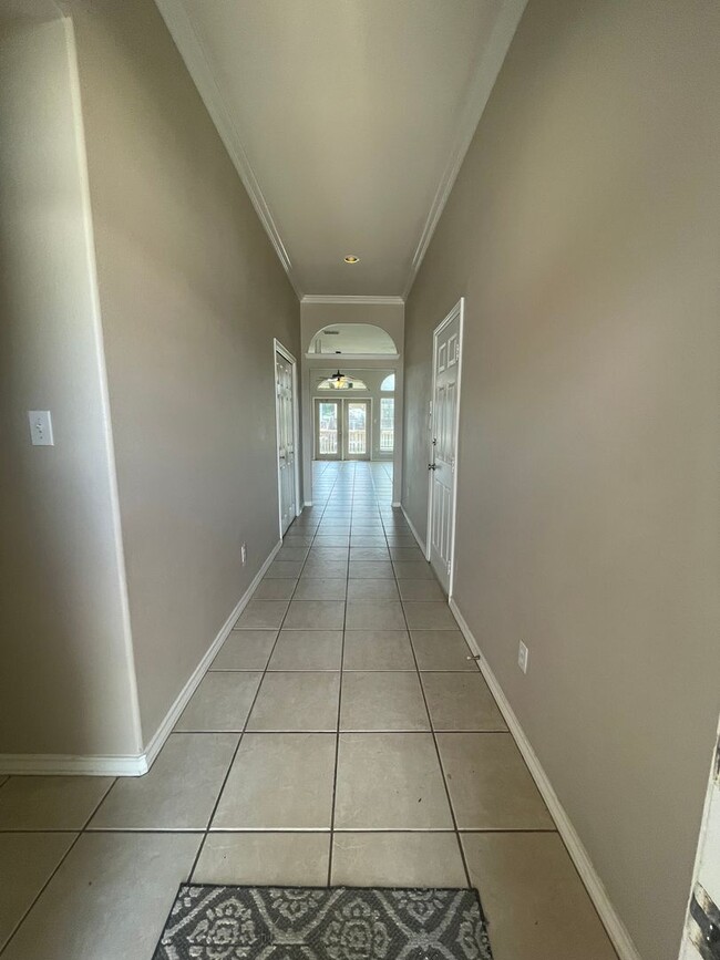 Building Photo - Waterfront Living in Corpus Christi – 3 Bed, 2 Bath Home with Boat Lifts & Scenic Views