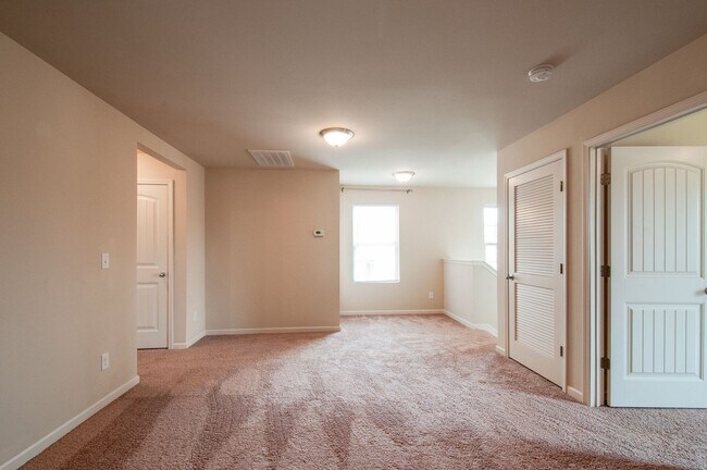 Building Photo - Gorgeous 4BR/2.5BA+Bonus executive home for lease in M'boro now! Triple Rockvale schools!