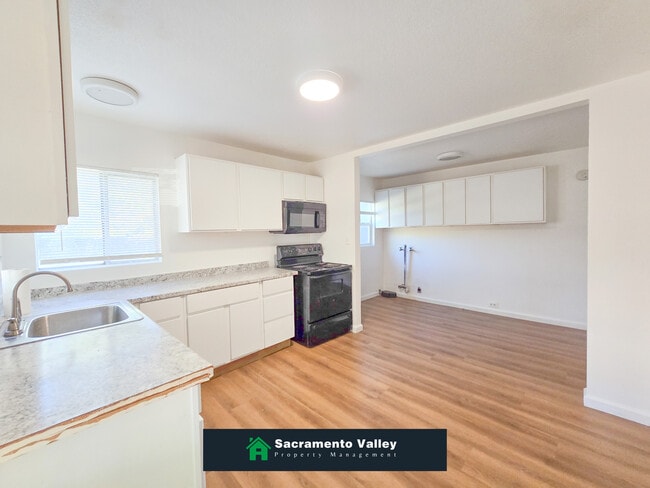 Building Photo - 4235 Arlington Ave