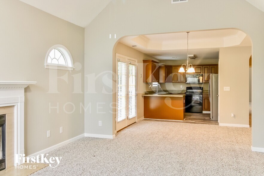 Building Photo - 104 Mayfair Ln