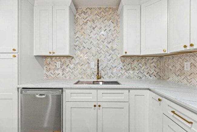 Building Photo - Earn Wealth While Leasing - Like a Homeowner - Lease to Own