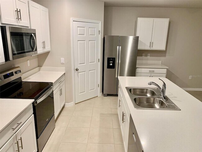 Building Photo - 341 Porto Alegre St