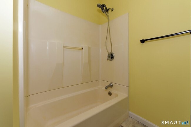 Building Photo - 81 Middletown Ave