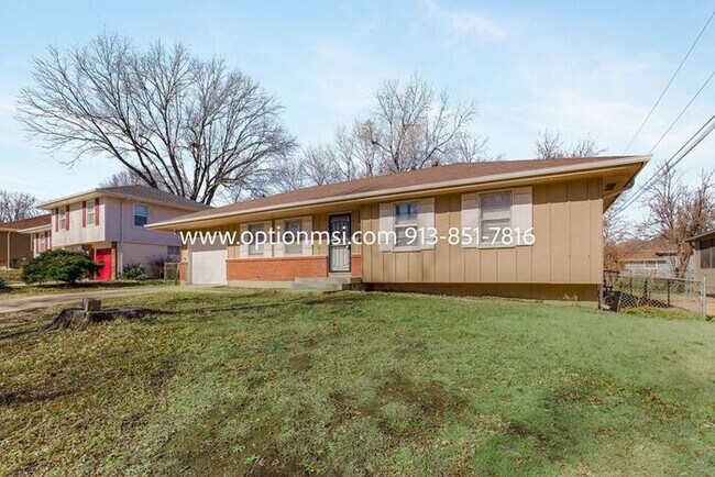Building Photo - Available NOW