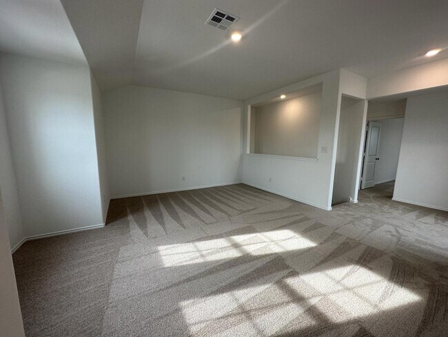 Building Photo - 229 Sonterra Dr