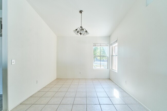 Building Photo - 47626 Calle Diamante
