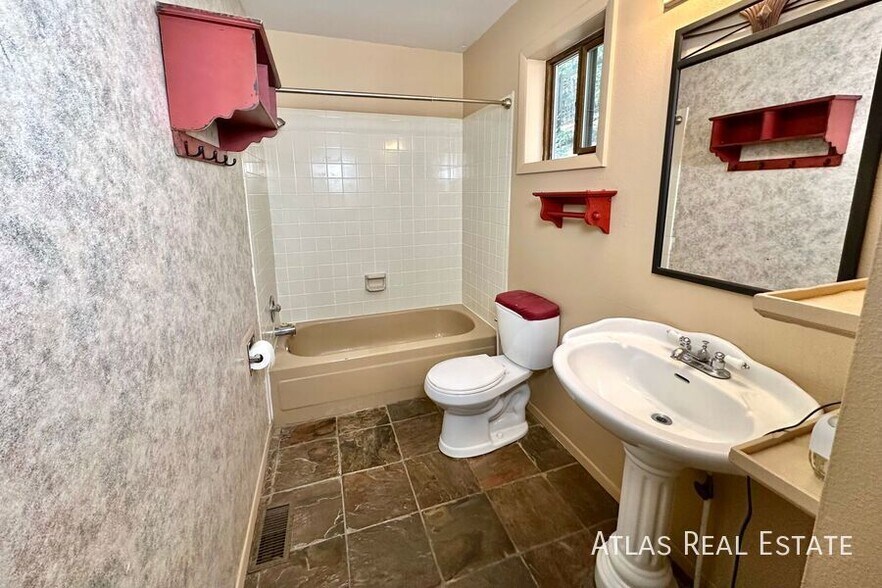 Building Photo - 1309 Browning Ave