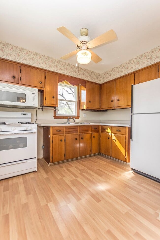 Building Photo - Ranch Style 3 Bedroom 1 Bath Home
