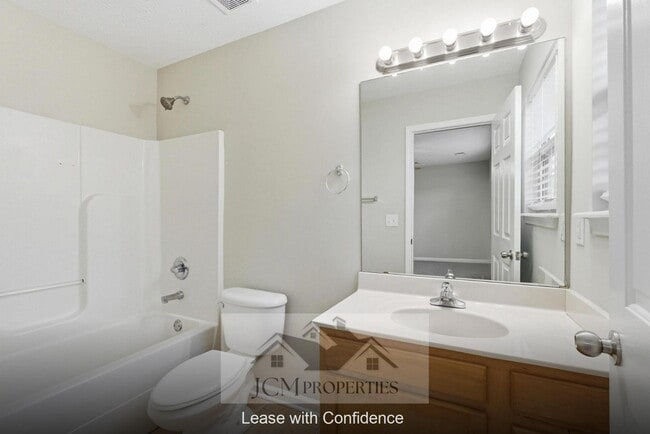 Building Photo - 2001 Polk Ln