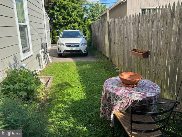 Building Photo - 177 Mary St