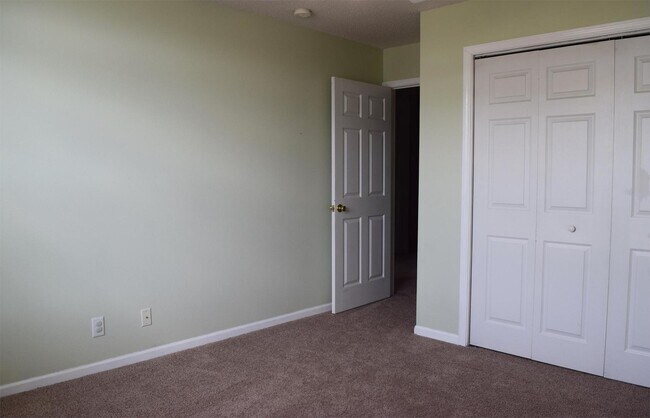 Building Photo - Charming Hickory Valley Gem Near Fort Leonard Wood