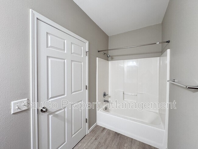 Building Photo - 3491 SE Pepperwood Way