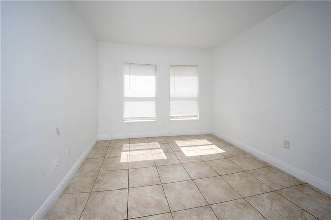 Building Photo - 2814 Club Cortile Cir