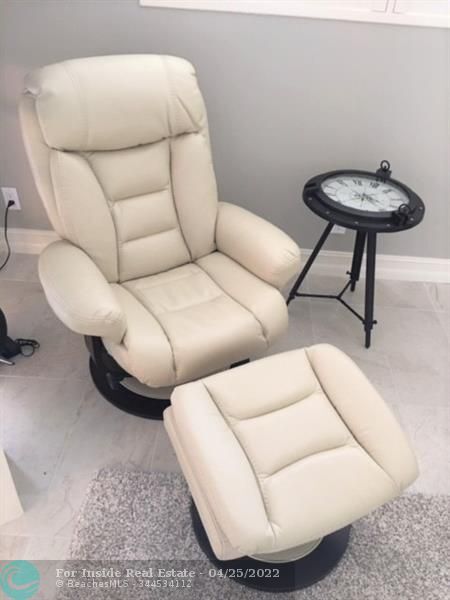 Building Photo - 1777 SE 15th St