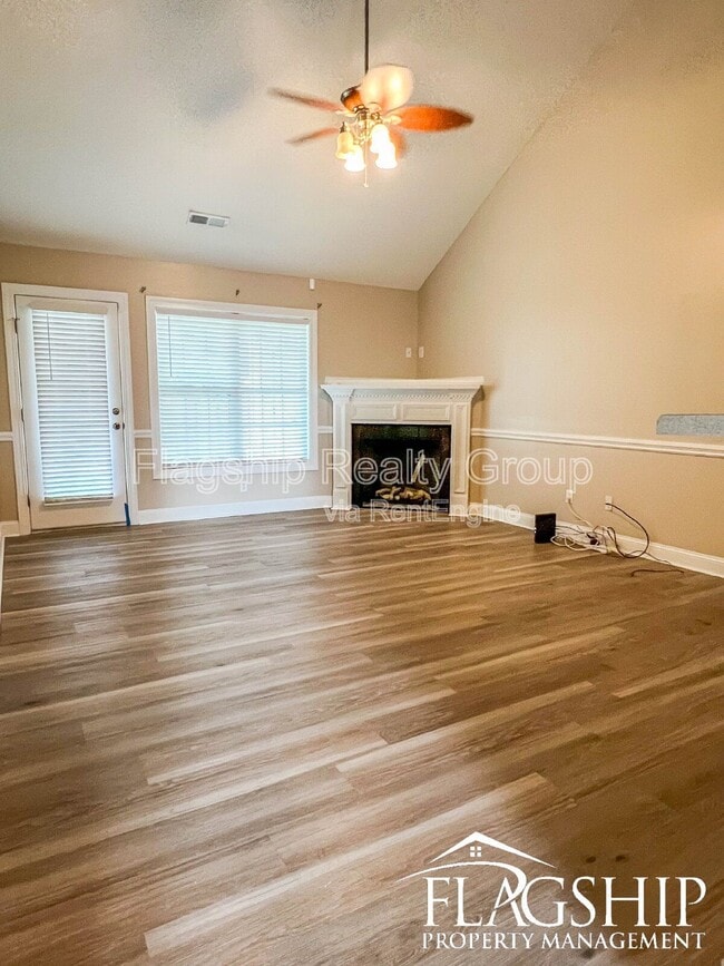 Building Photo - 2313 Sadler Dr