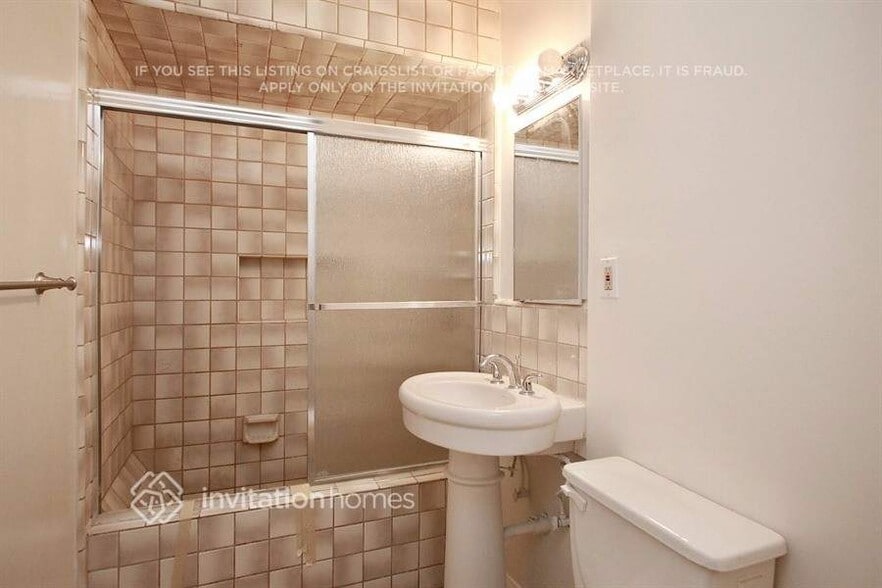 Building Photo - 720 Highlander Ave