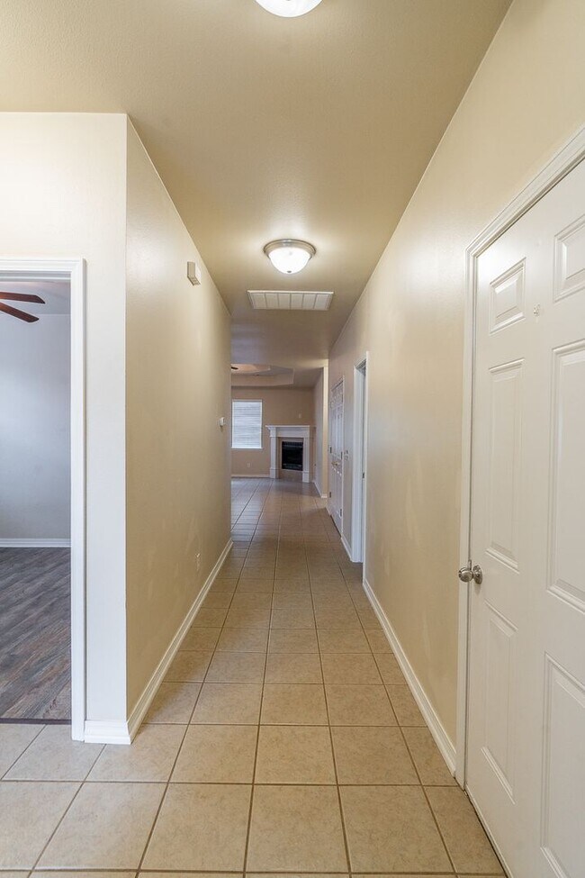 Building Photo - Dakota Trail 91/93