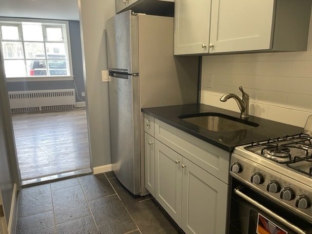 Kitchen - 173 Belmont Ave