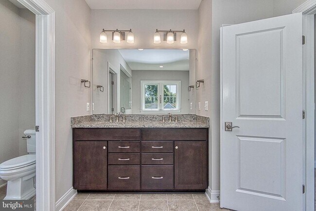 Building Photo - 3100 Greenway Blvd