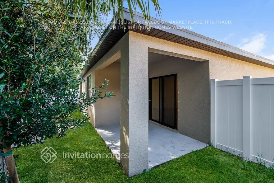 Building Photo - 9667 Seaspray Dr