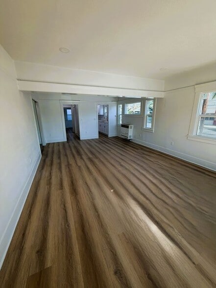 Building Photo - 1175 E Broadway