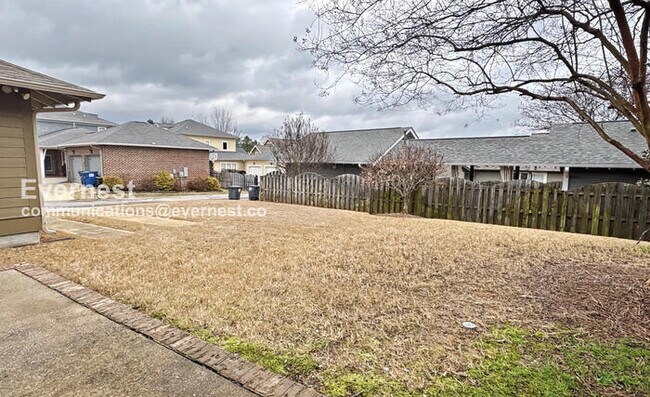 Building Photo - 2067 Ross Park Way