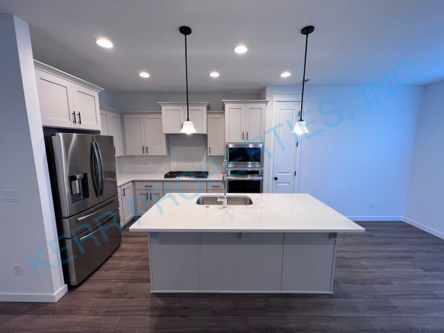 Building Photo - FREE RENT! Charming 3-Bed Home with 2.5 Baths in Serene Happy Valley – 1609 Sq Ft of Comfort!