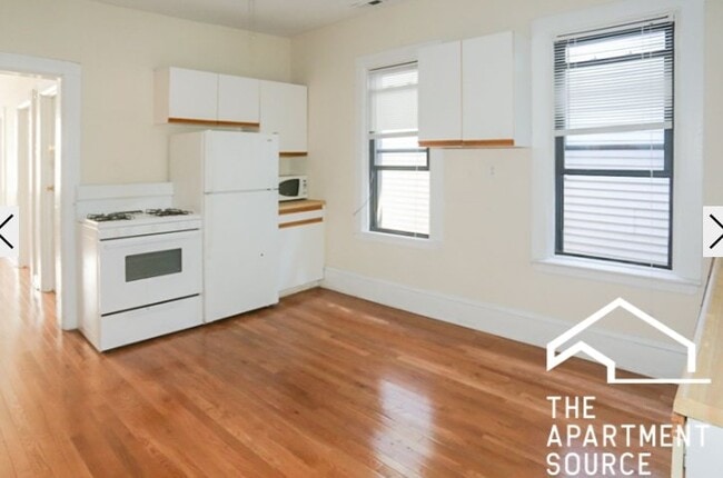 Building Photo - 2254 N Southport Ave