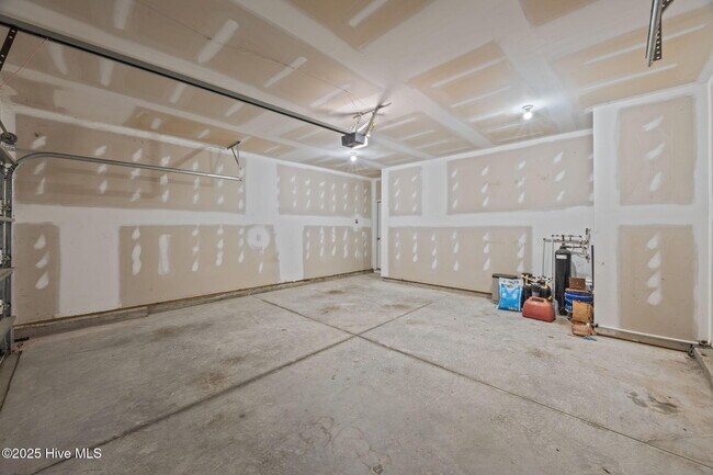 Building Photo - 204 Gabrielle St