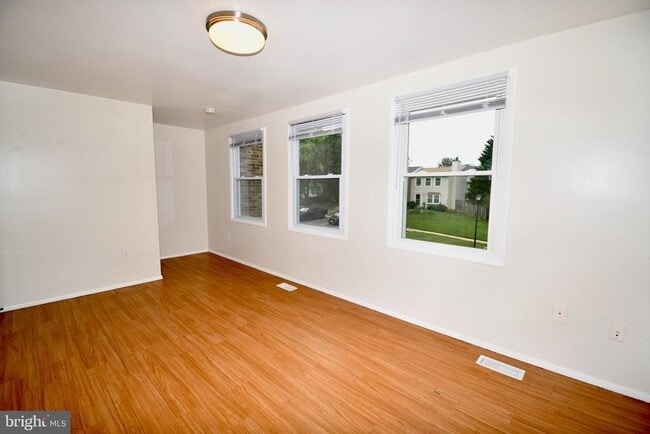 Building Photo - 1730 Heather Ln