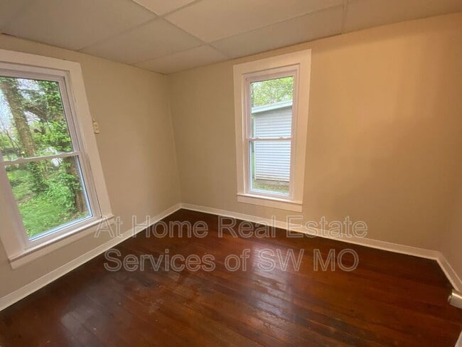 Building Photo - 1224 E Central St