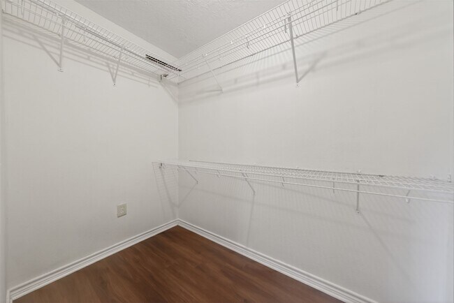 Building Photo - 418 Texas St