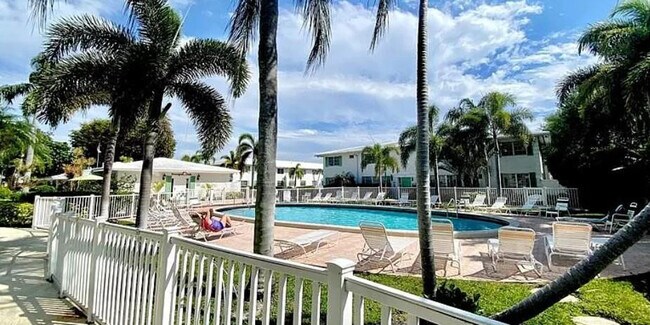 Building Photo - 1801 NE 62nd St