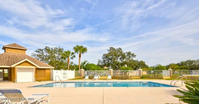 Building Photo - 6991 Hammock Trace Dr